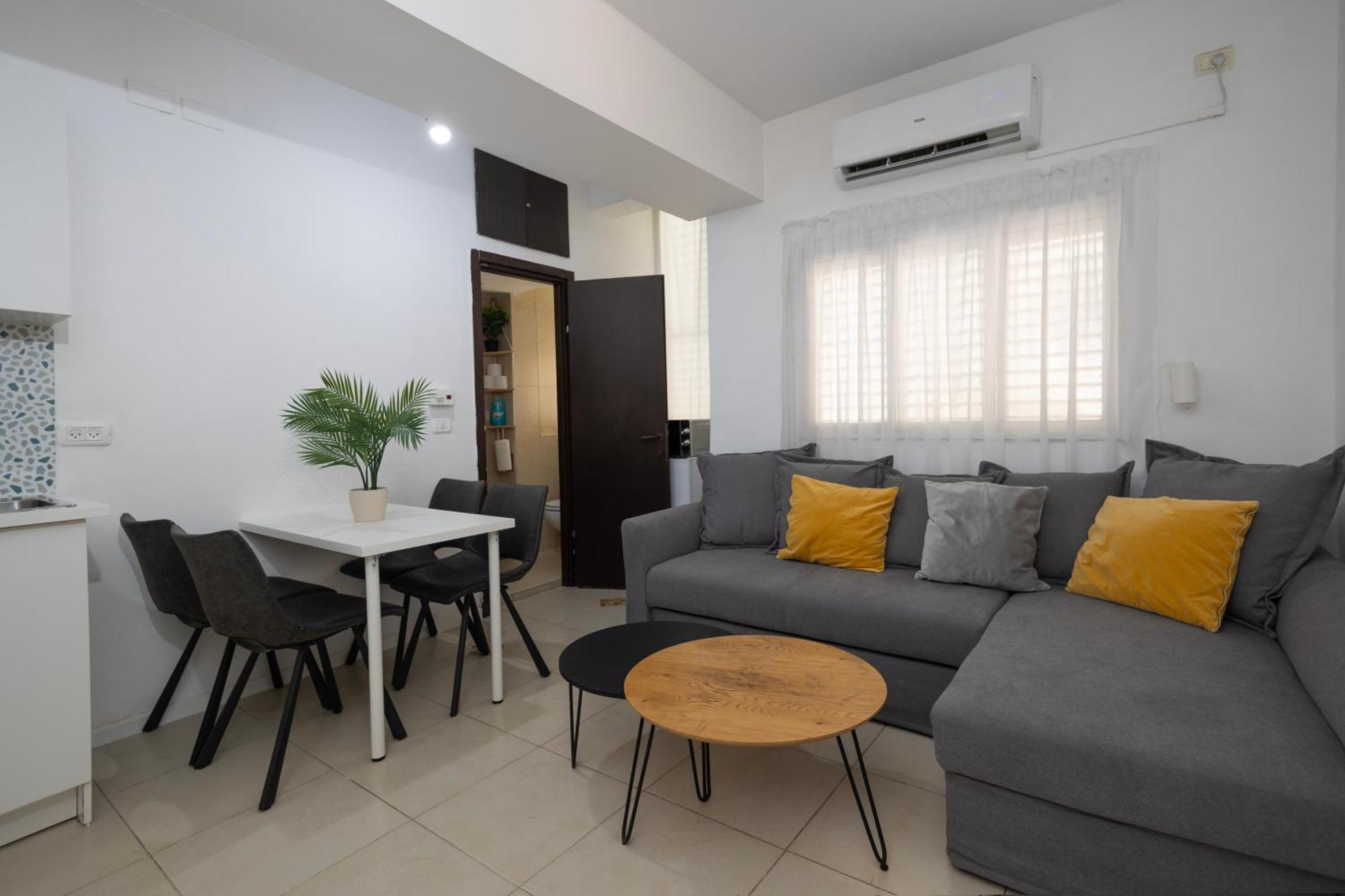 Tlv Port Perfect 1bd With A Shelter