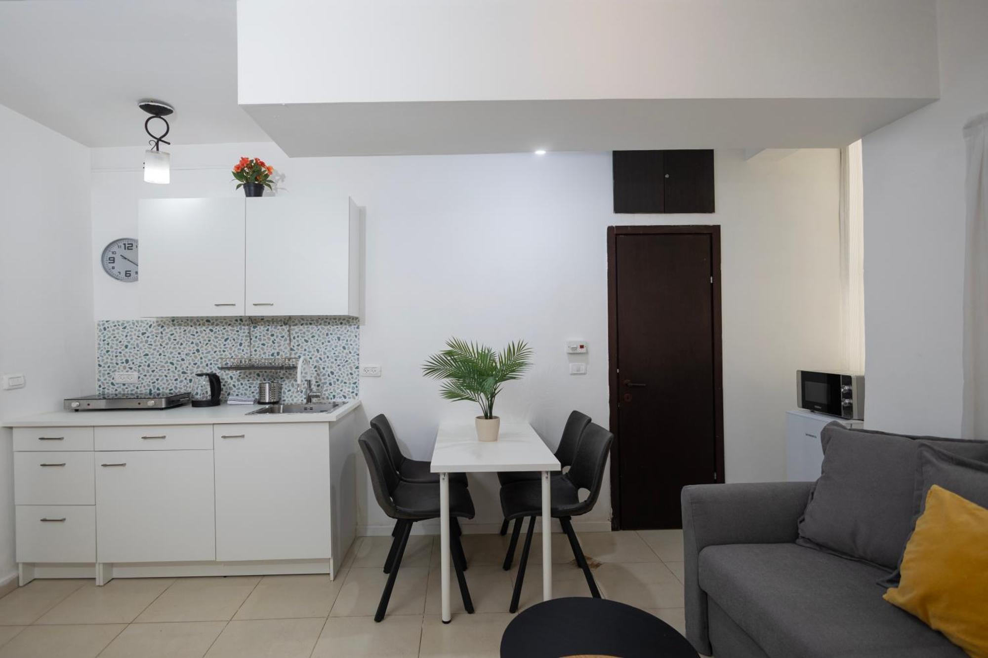 Tlv Port Perfect 1bd With A Shelter Appartamento Tel Aviv