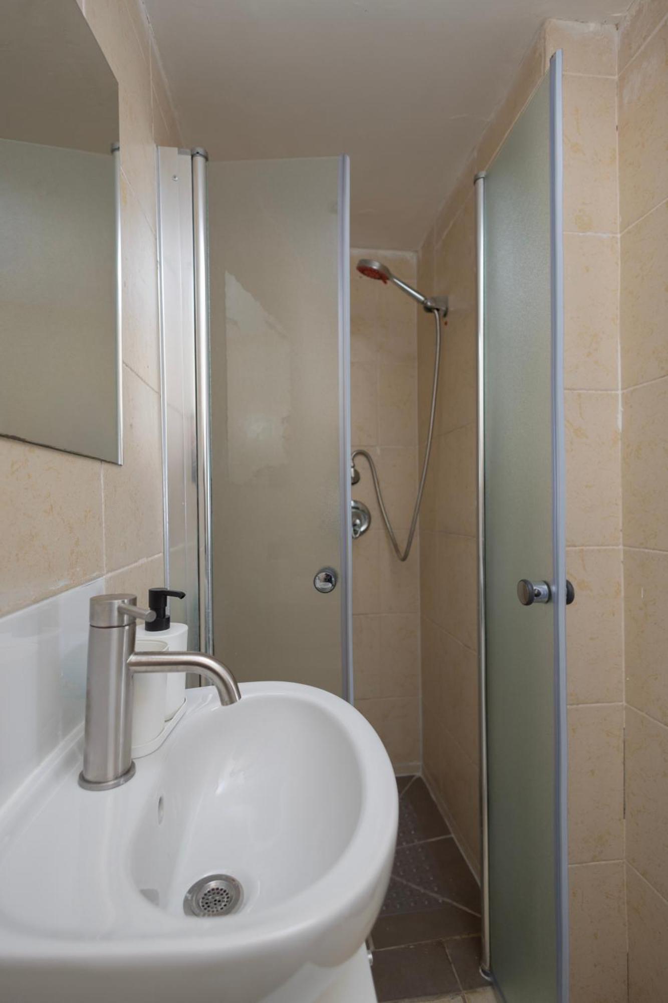 Tlv Port Perfect 1bd With A Shelter Appartement *